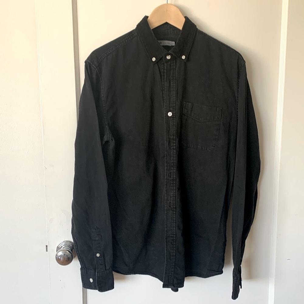 Men’s button down size small